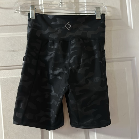 *FINAL* BETTER SPORTS PERFORMANCE BLACK CAMO SHORTS: NEW WITH TAGS: SIZE SMALL - Picture 5 of 6